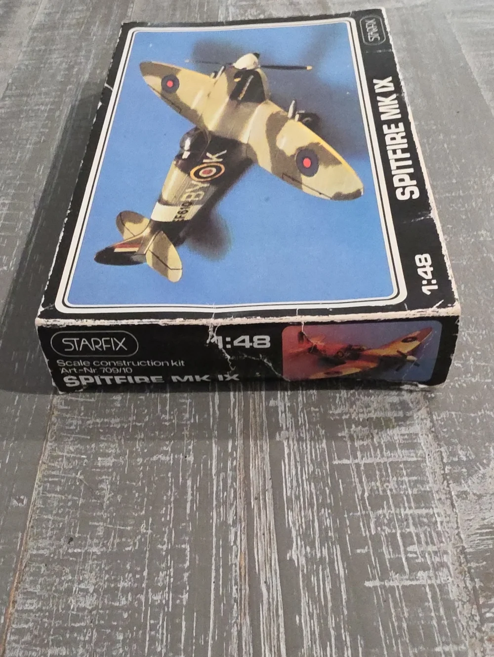 Starfix 1:48 Scale Supermarine Spitfire Mk IX, Vintage Model Kit, WWII Fighter